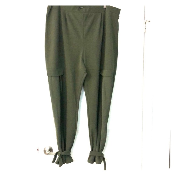 Boohoo Stretchy Trousers - Picture 1 of 3